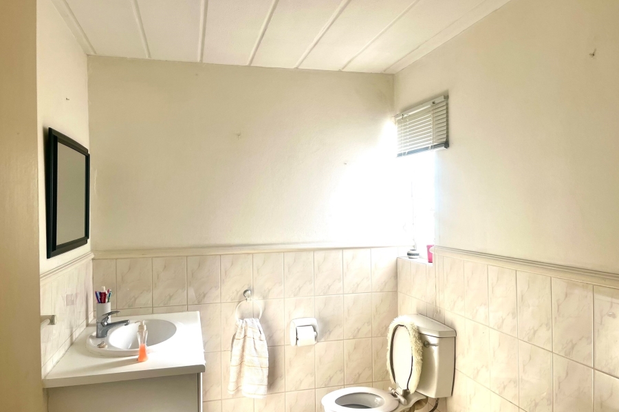 To Let 3 Bedroom Property for Rent in Caribbean Beach Club North West